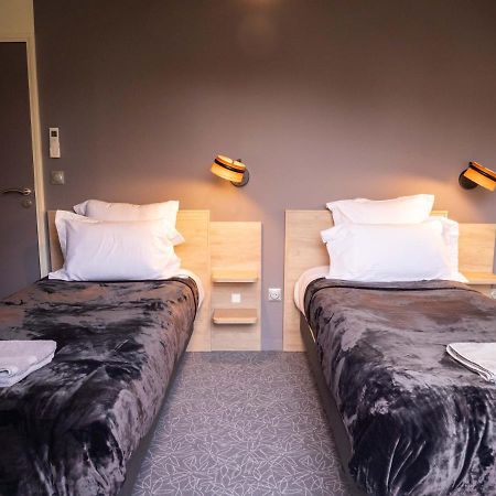 Logis Hotels Le Saint Pierre Moncoutant Екстер'єр фото