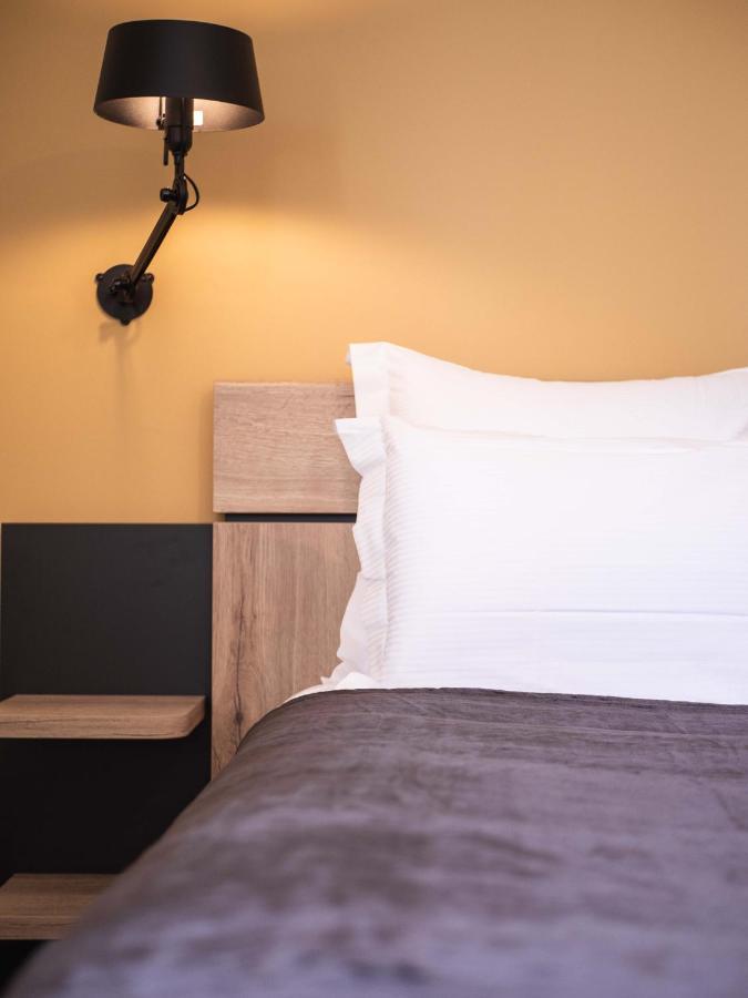 Logis Hotels Le Saint Pierre Moncoutant Екстер'єр фото