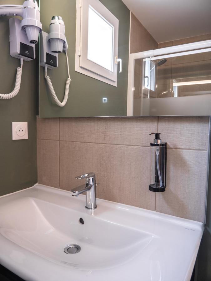 Logis Hotels Le Saint Pierre Moncoutant Екстер'єр фото