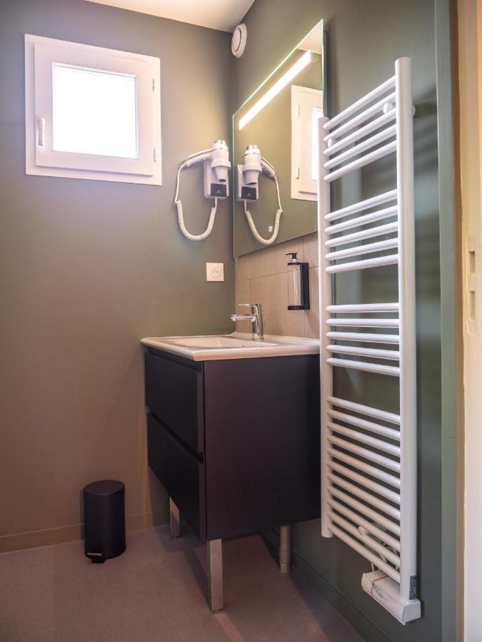 Logis Hotels Le Saint Pierre Moncoutant Екстер'єр фото
