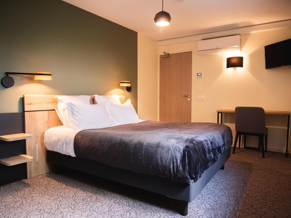 Logis Hotels Le Saint Pierre Moncoutant Екстер'єр фото