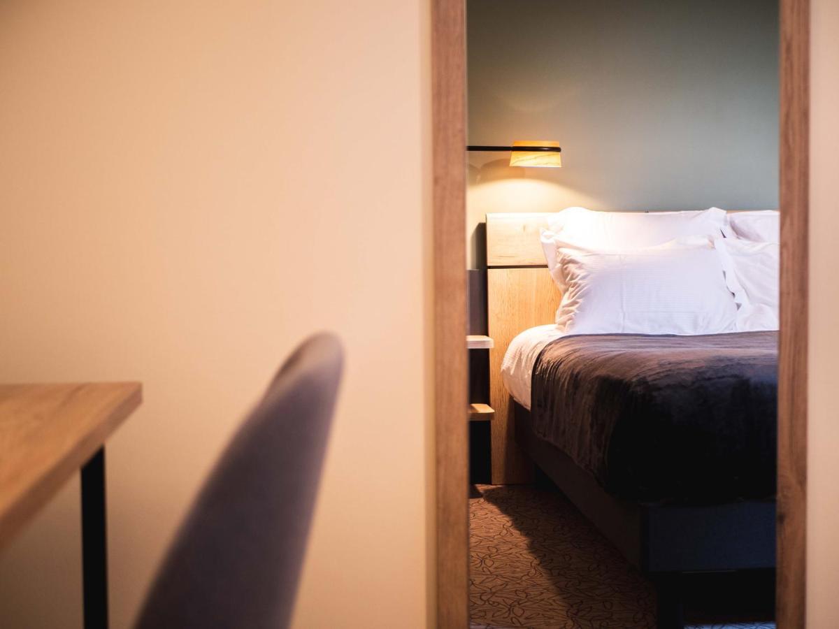 Logis Hotels Le Saint Pierre Moncoutant Екстер'єр фото