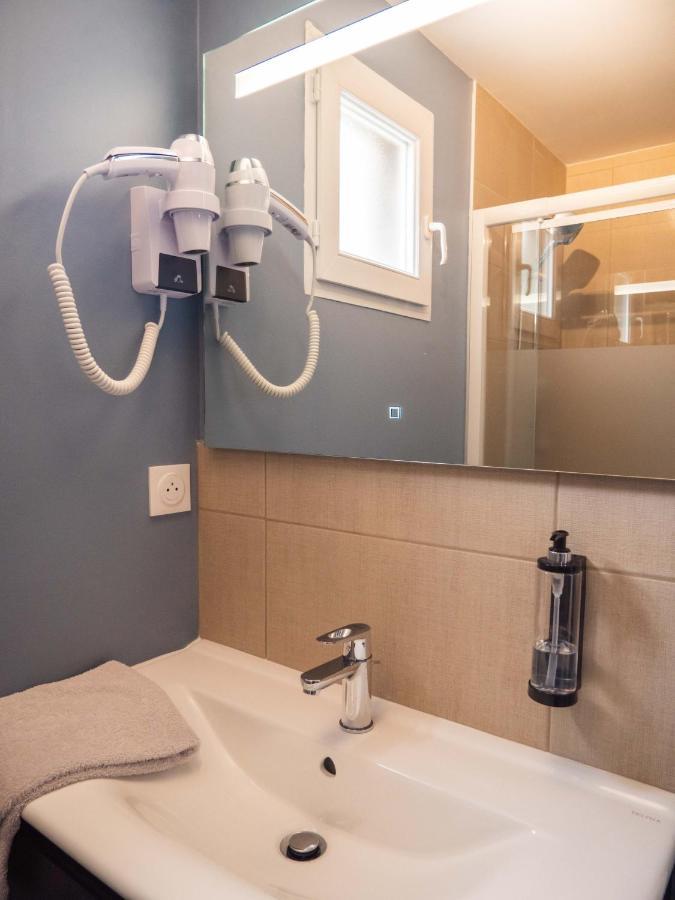 Logis Hotels Le Saint Pierre Moncoutant Екстер'єр фото
