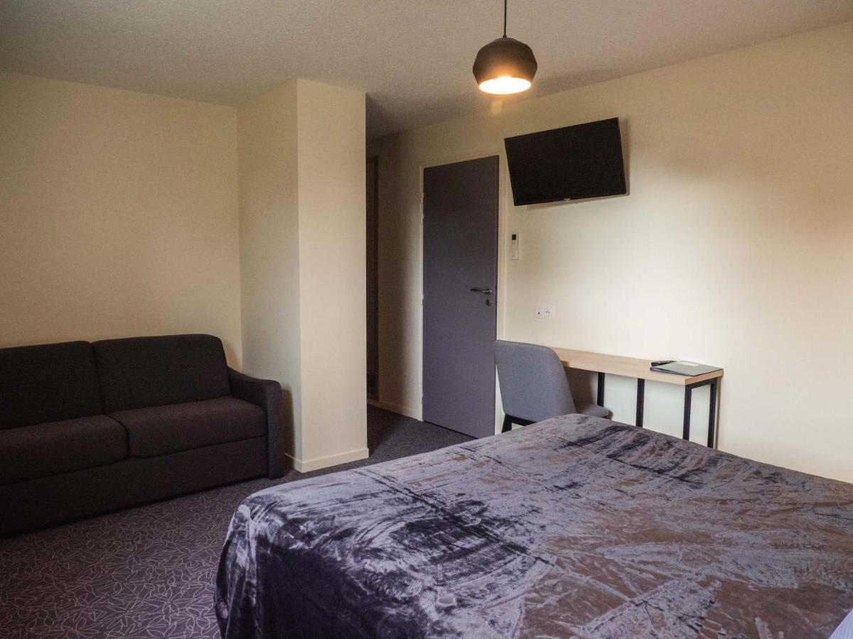 Logis Hotels Le Saint Pierre Moncoutant Екстер'єр фото